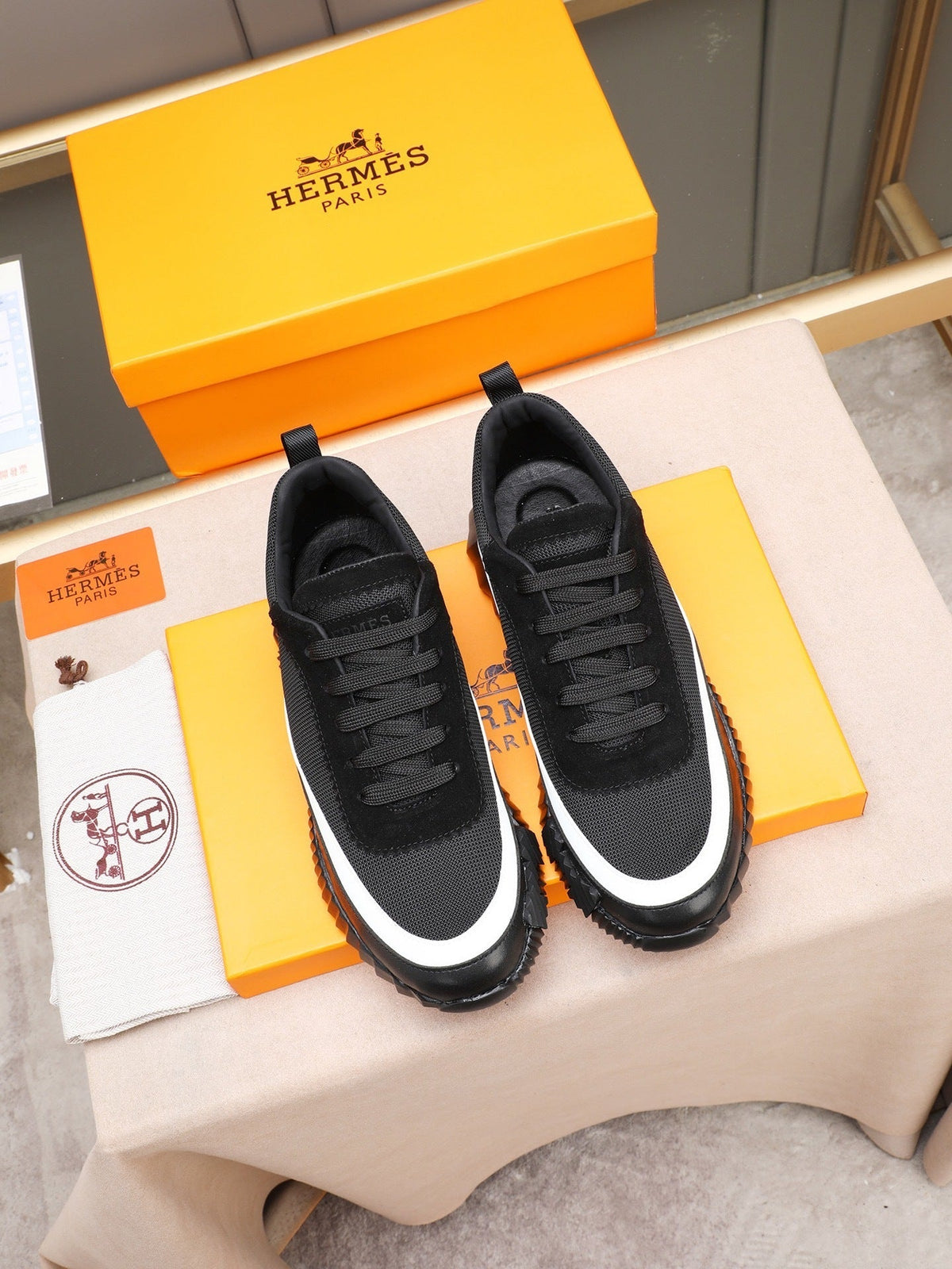 Zapatillas de cuero a rayas H