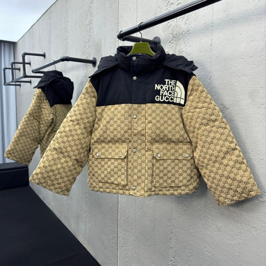 Chaqueta de plumas color block