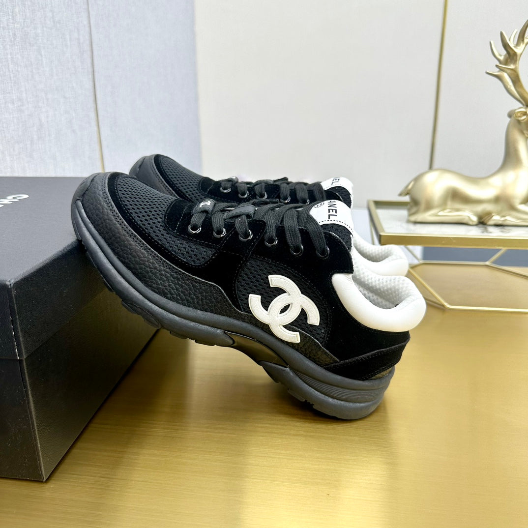Zapatillas bordadas de primera calidad