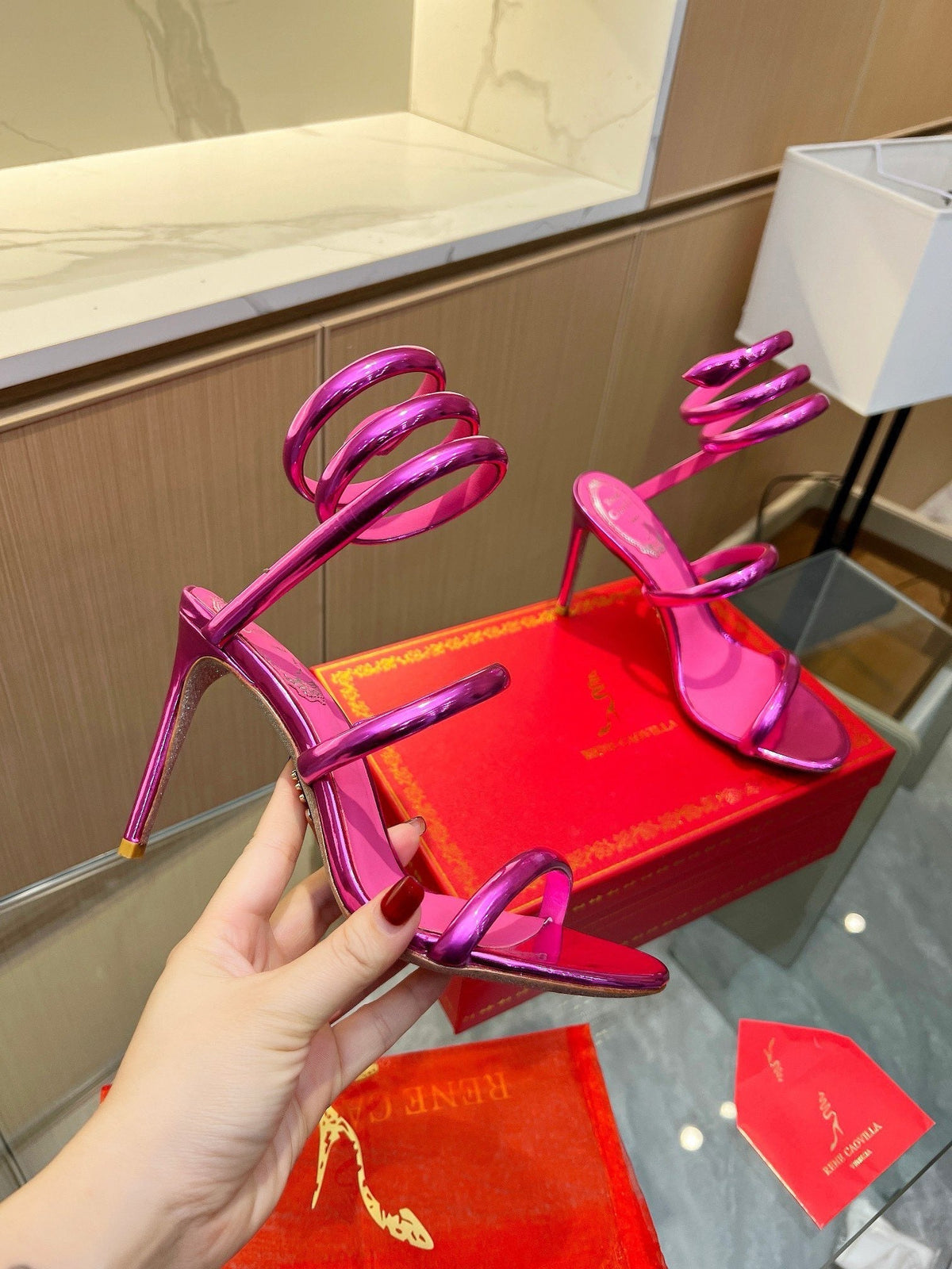 Sandalias de cristal de terciopelo con forma de serpiente