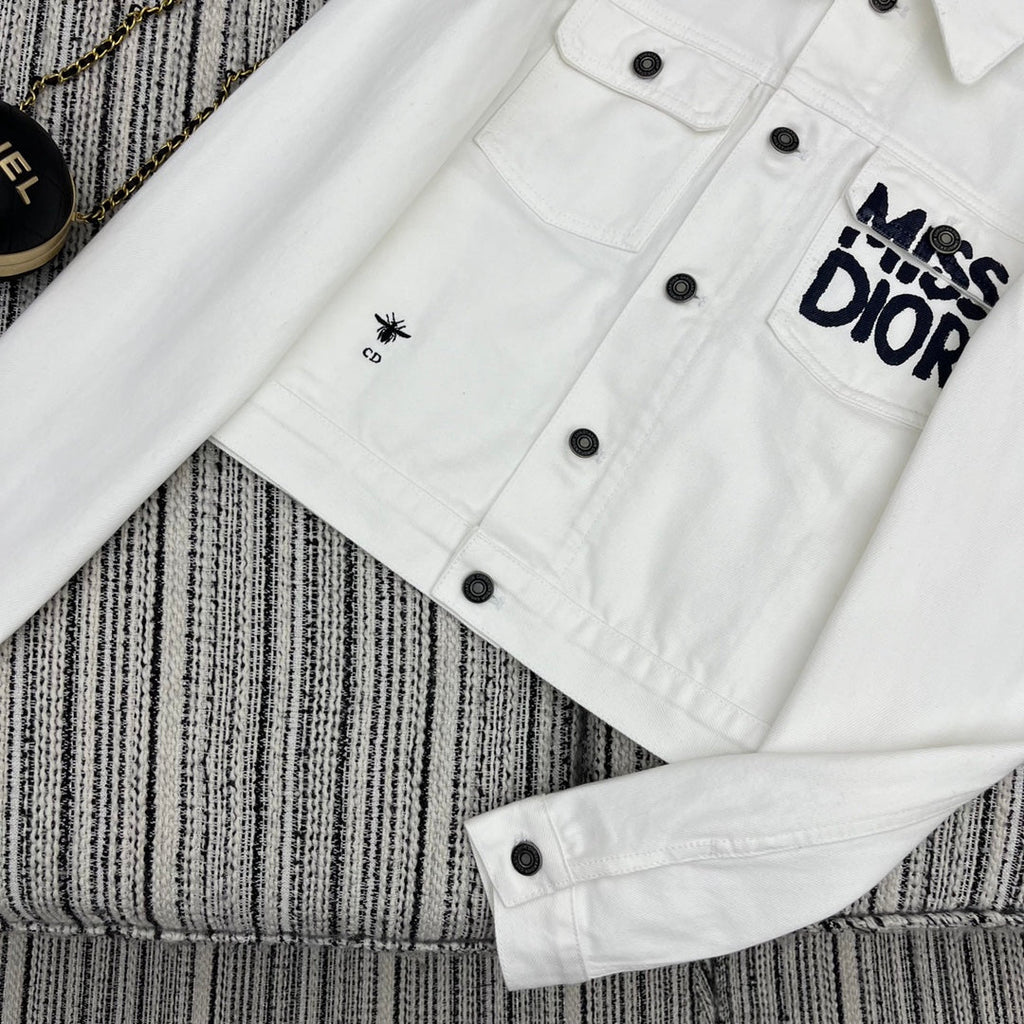Chaqueta vaquera con logo bordado