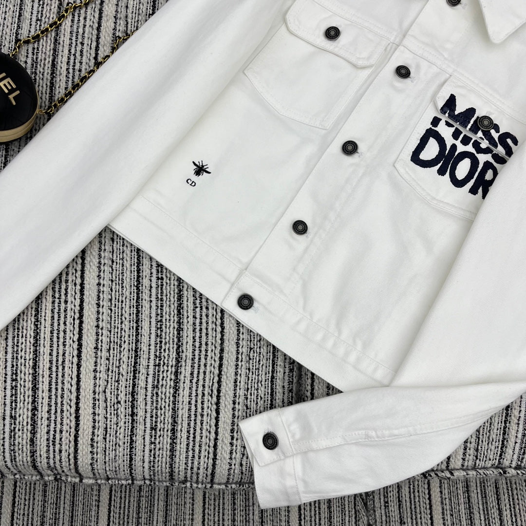 Chaqueta vaquera con logo bordado