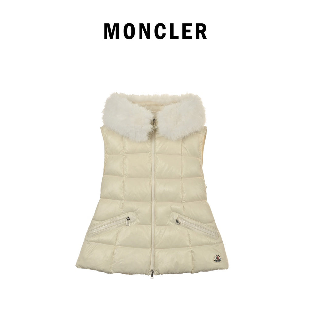 Chaqueta acolchada con capucha y cuello de piel desmontable