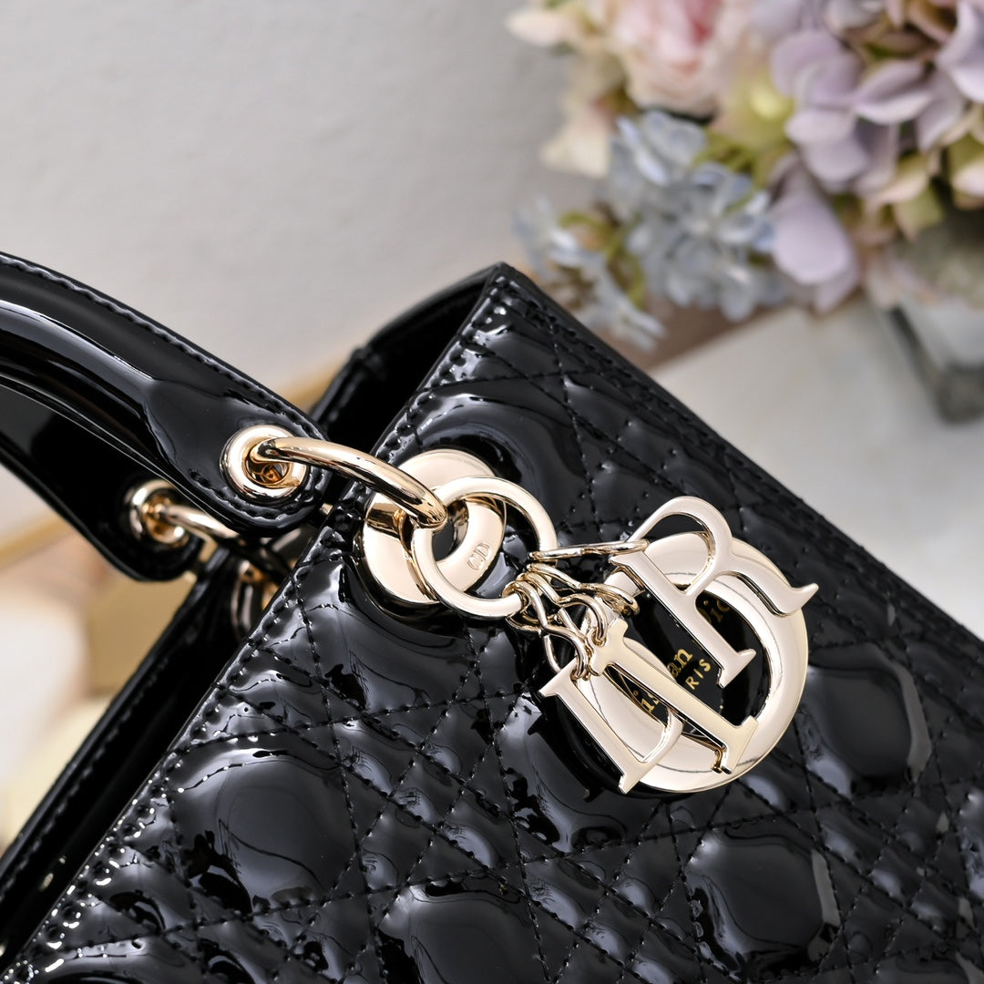 Bolso de hombro estilo Lady D – Negro (24 cm)