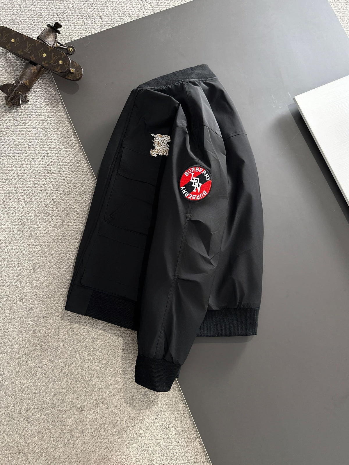 Chaqueta de plumón de ganso de cuello alto – Otoño/Invierno 2024