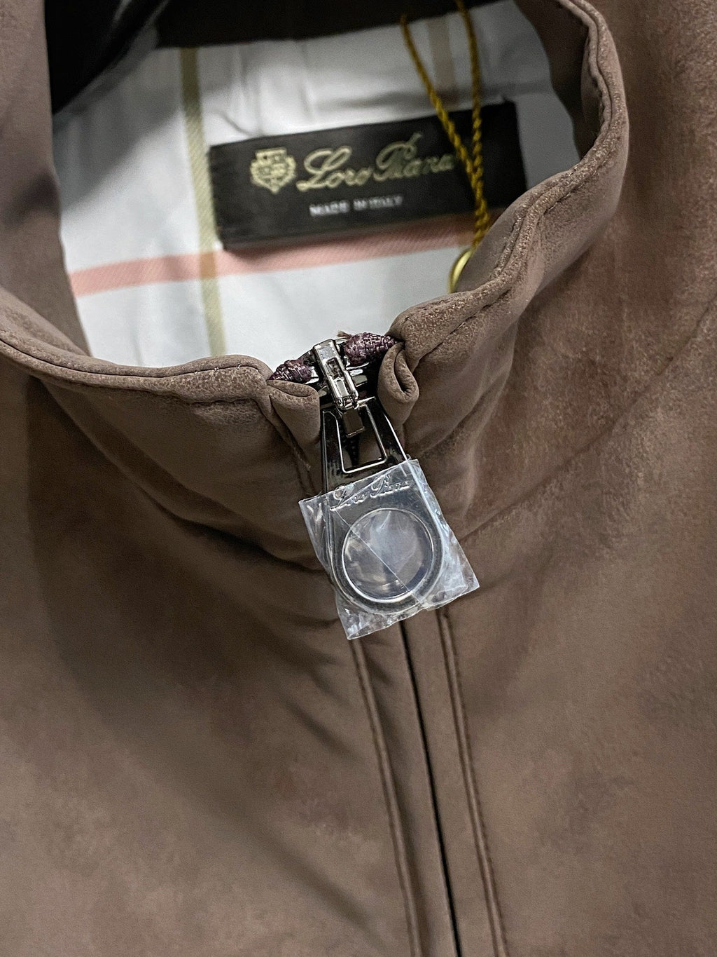 Chaqueta italiana de ante con cuello alto