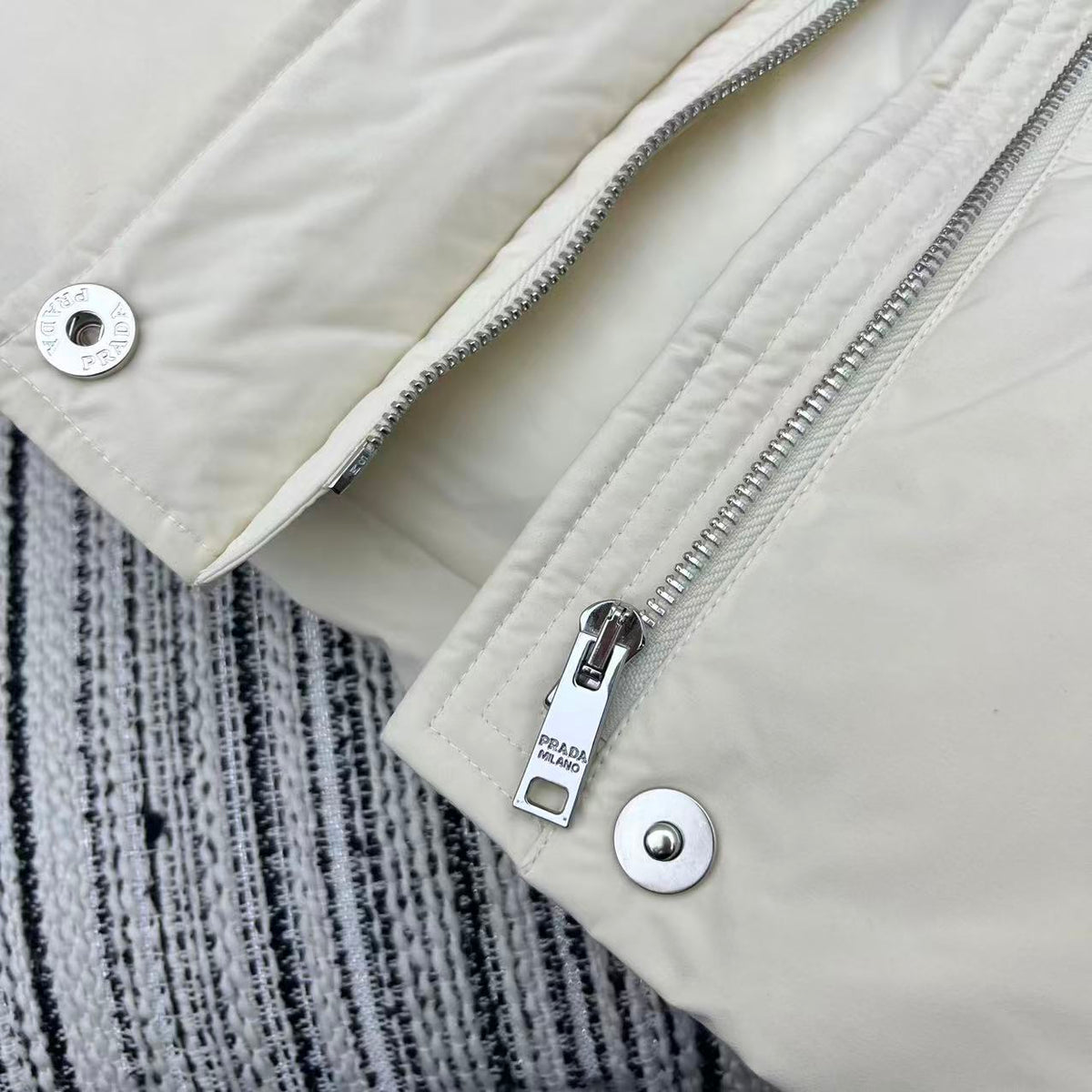 Chaqueta de plumas blanca