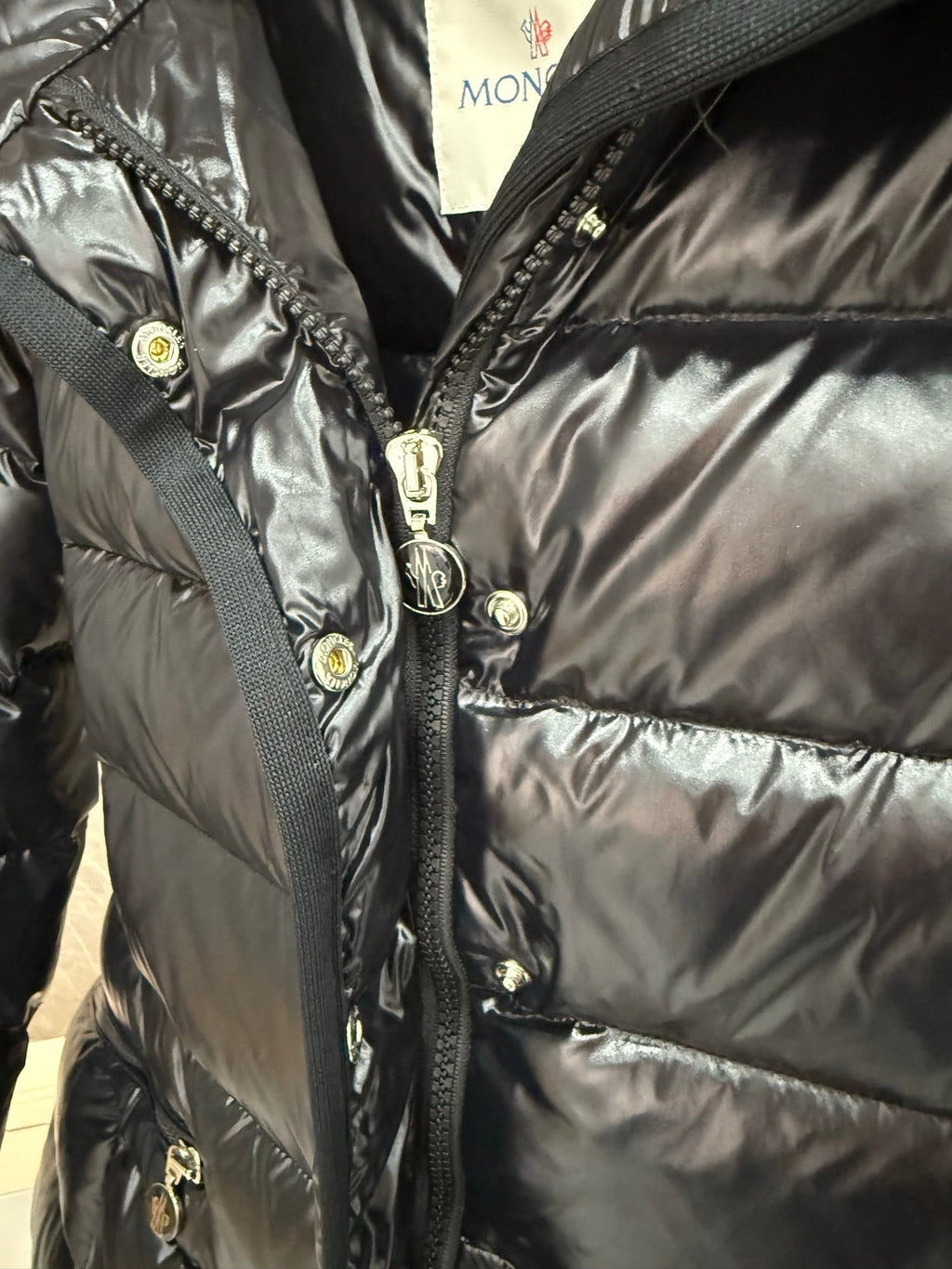 Chaqueta corta de plumas Barante, diseño inspirado en los años 70
