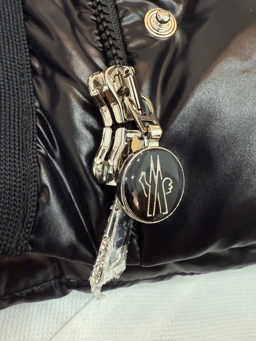 Chaqueta corta de plumas Barante, diseño inspirado en los años 70