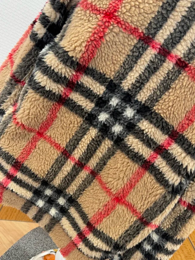Chaqueta de piel de oveja a cuadros