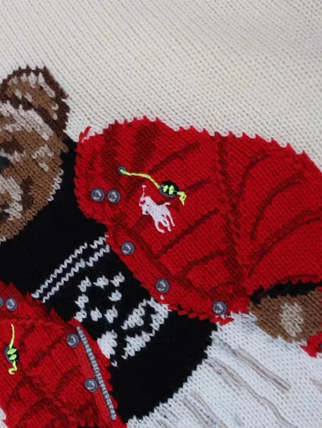 Suéter de punto color crema con forma de oso de invierno
