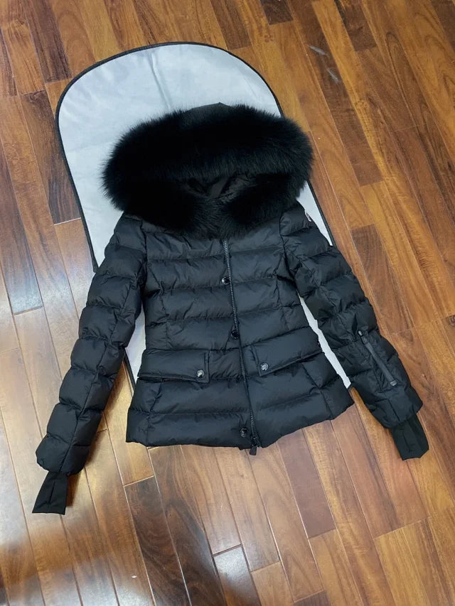 Chaqueta de plumas con cuello de piel