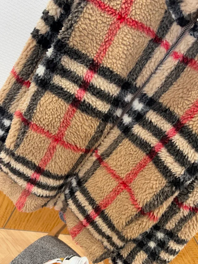 Chaqueta de piel de oveja a cuadros