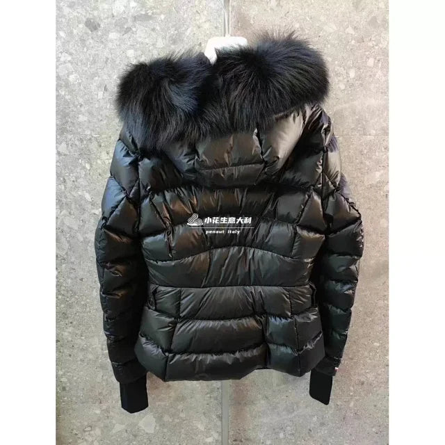 Chaqueta de plumas con cuello de piel