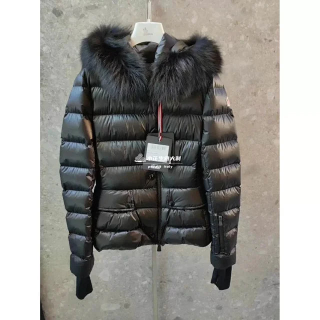Chaqueta de plumas con cuello de piel
