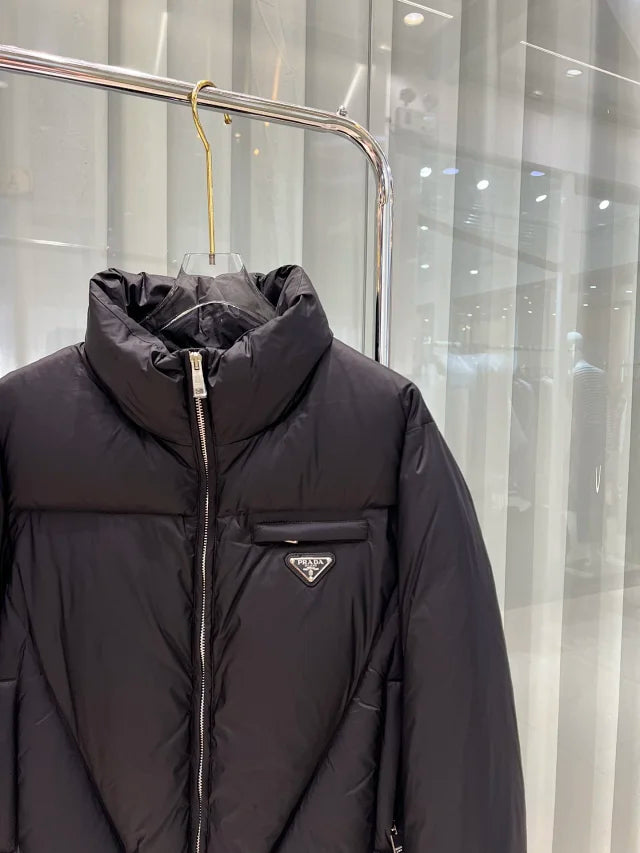 Chaqueta corta de plumas