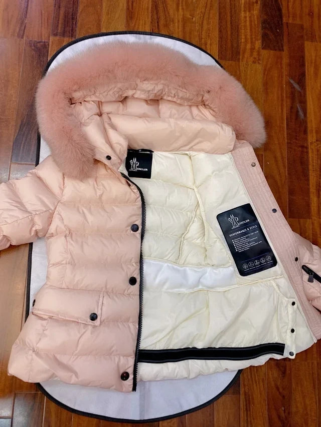 Chaqueta de plumas con cuello de piel