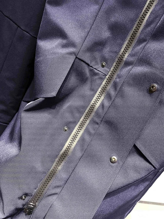 Traje de esquí de longitud media