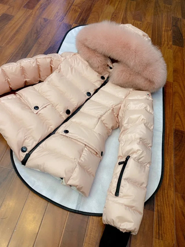 Chaqueta de plumas con cuello de piel