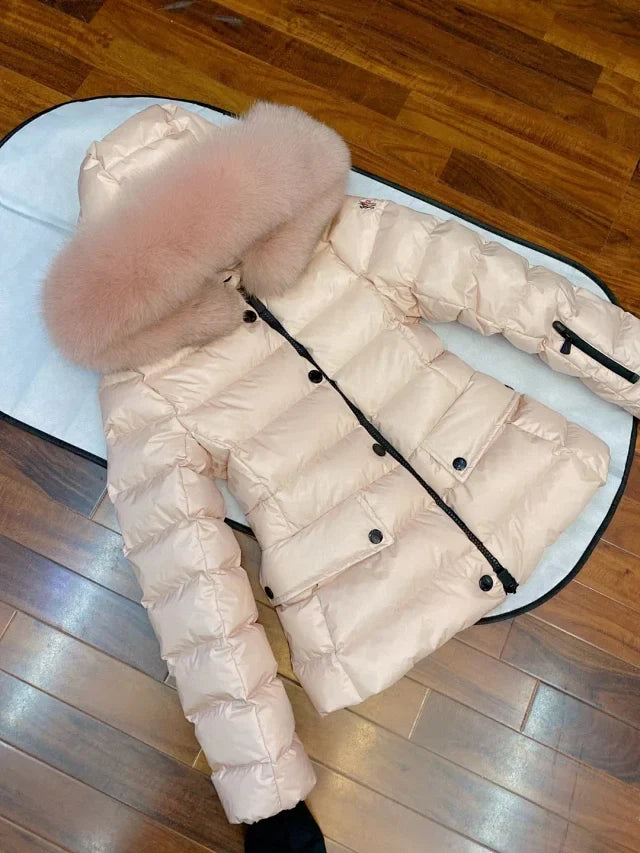 Chaqueta de plumas con cuello de piel