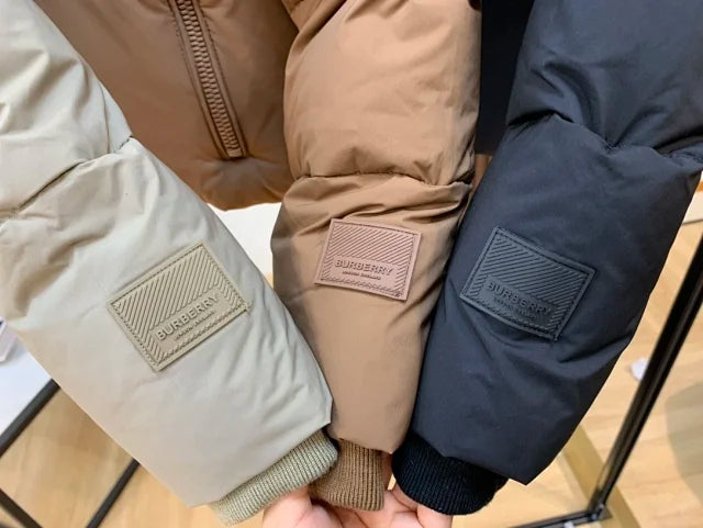 Chaqueta corta de plumas