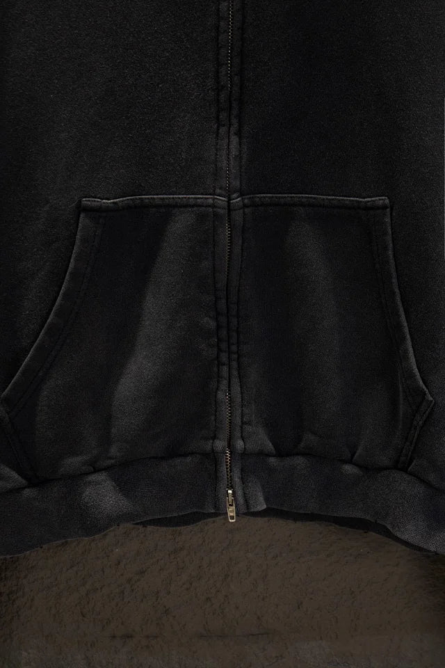 Sudadera negra con capucha