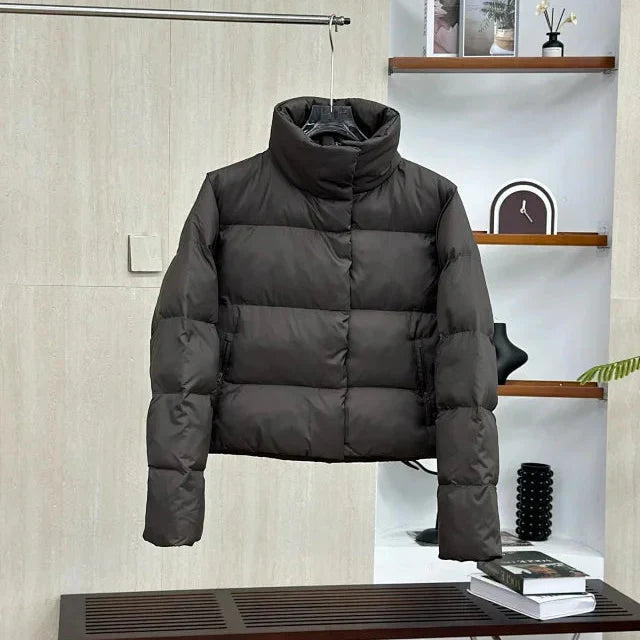 Chaqueta de plumas negra clásica